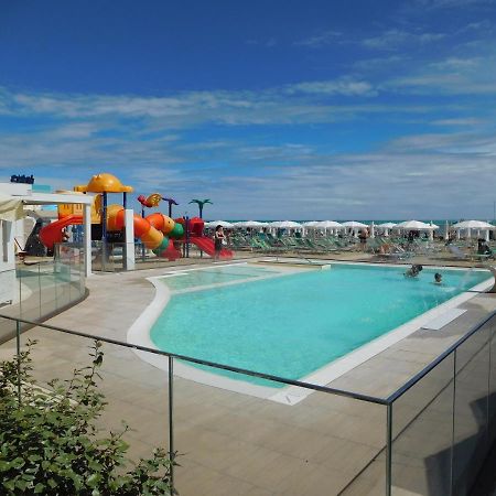Hotel Villa Linda - Family Hotel - Nuova Costruzione Antisismica Riccione Exteriér fotografie