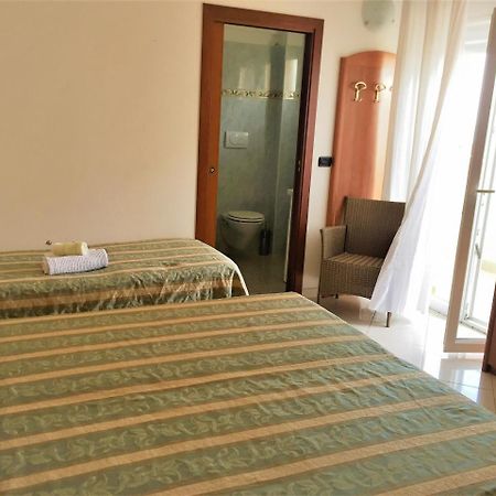 Hotel Villa Linda - Family Hotel - Nuova Costruzione Antisismica Riccione Exteriér fotografie
