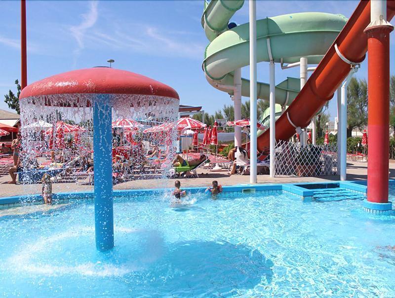 Hotel Villa Linda - Family Hotel - Nuova Costruzione Antisismica Riccione Exteriér fotografie