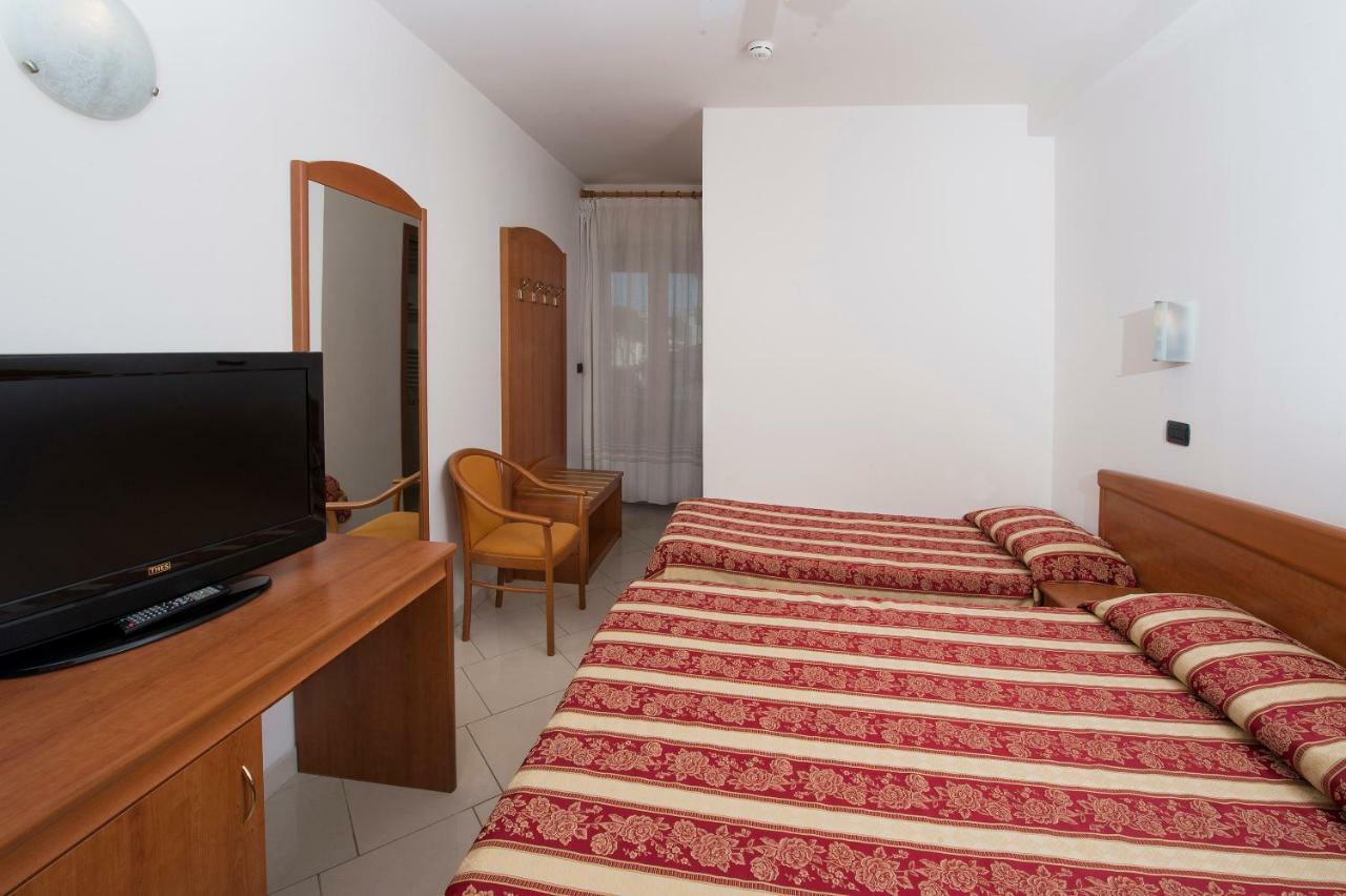 Hotel Villa Linda - Family Hotel - Nuova Costruzione Antisismica Riccione Exteriér fotografie